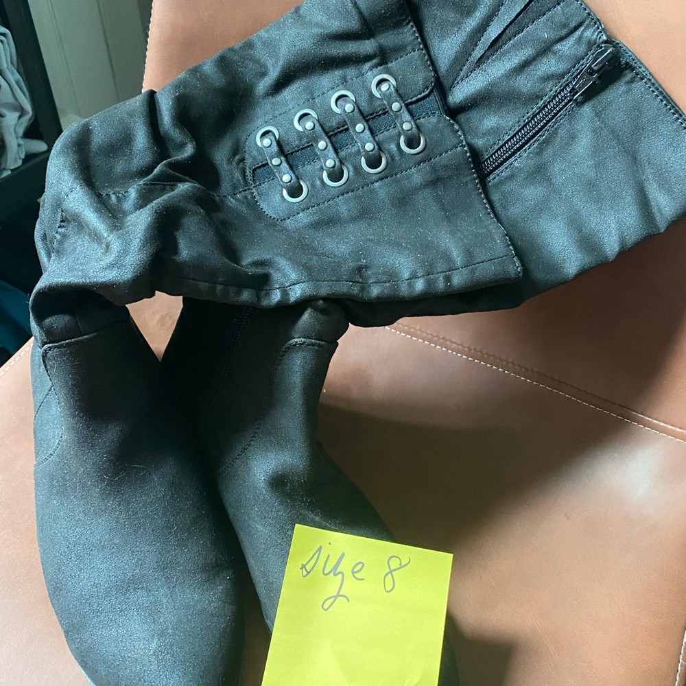 Cliffs by WHITE MOUNTAIN Black Ankle Booties